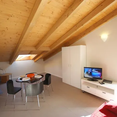Apartment Giardino Dei Limoni